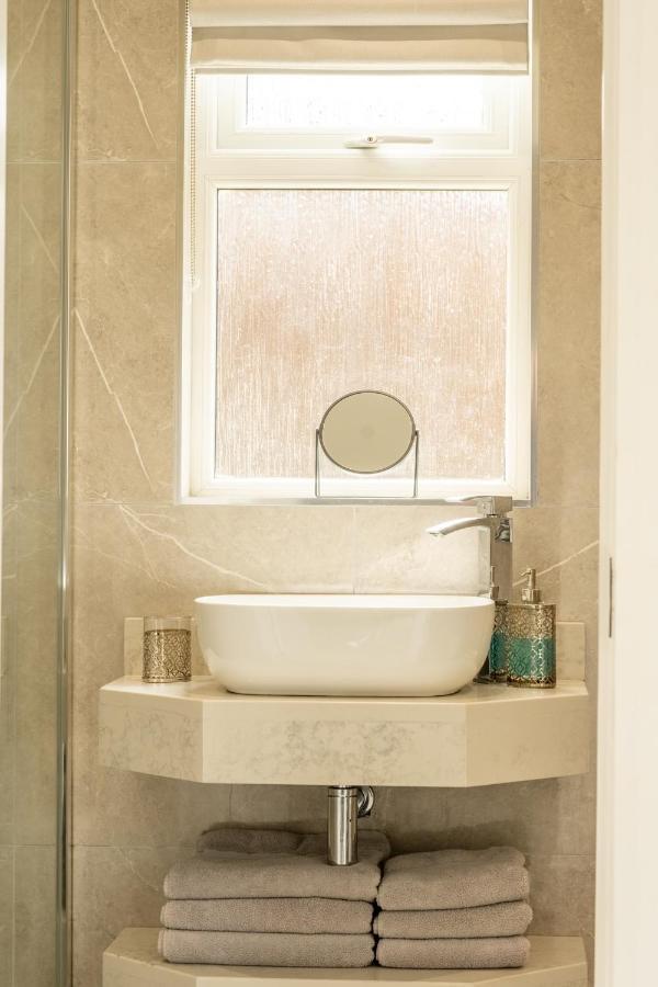 The View Apartment 2, Newry - Luxury Open Plan Apartment With City Views Kültér fotó